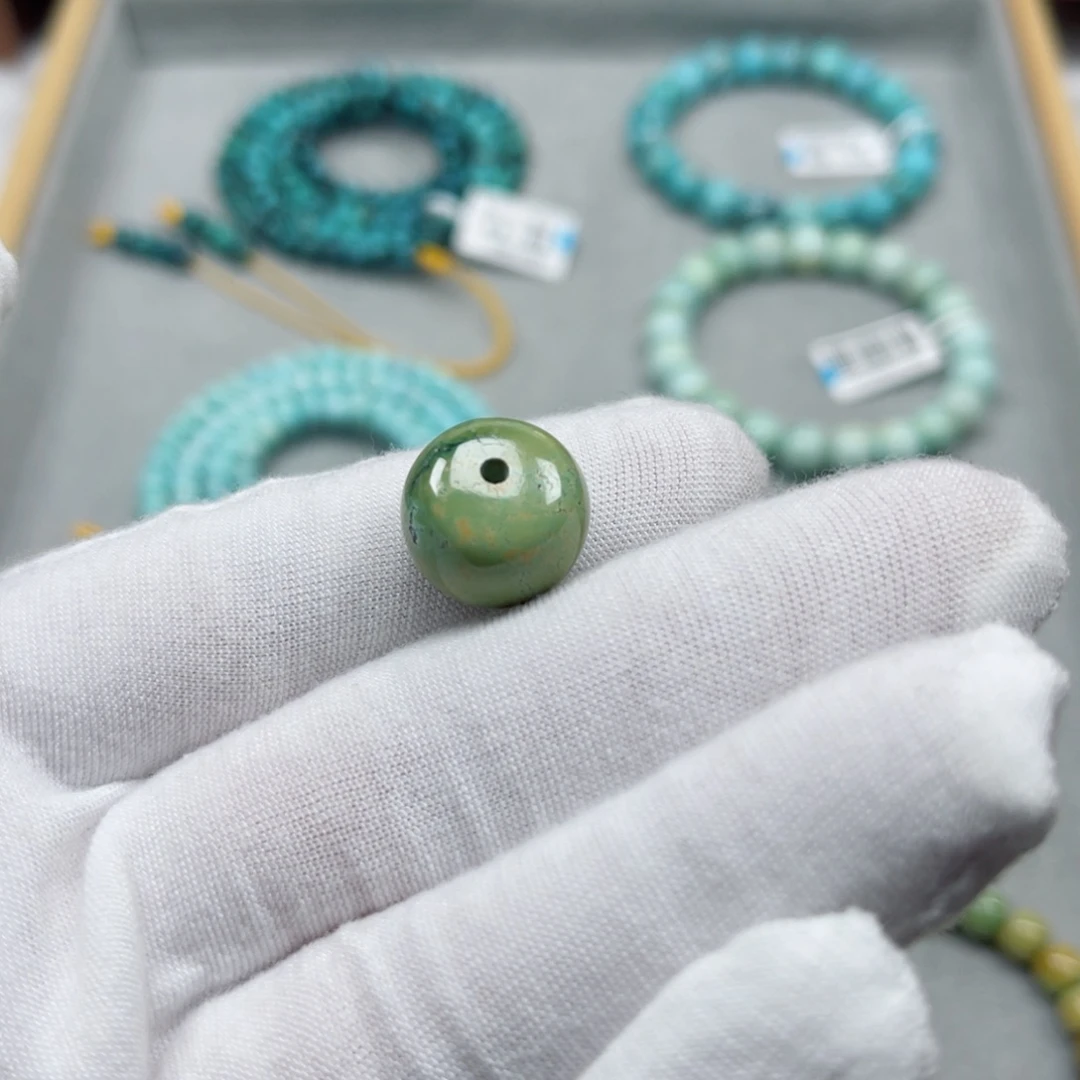 绿松石未镶嵌挂件