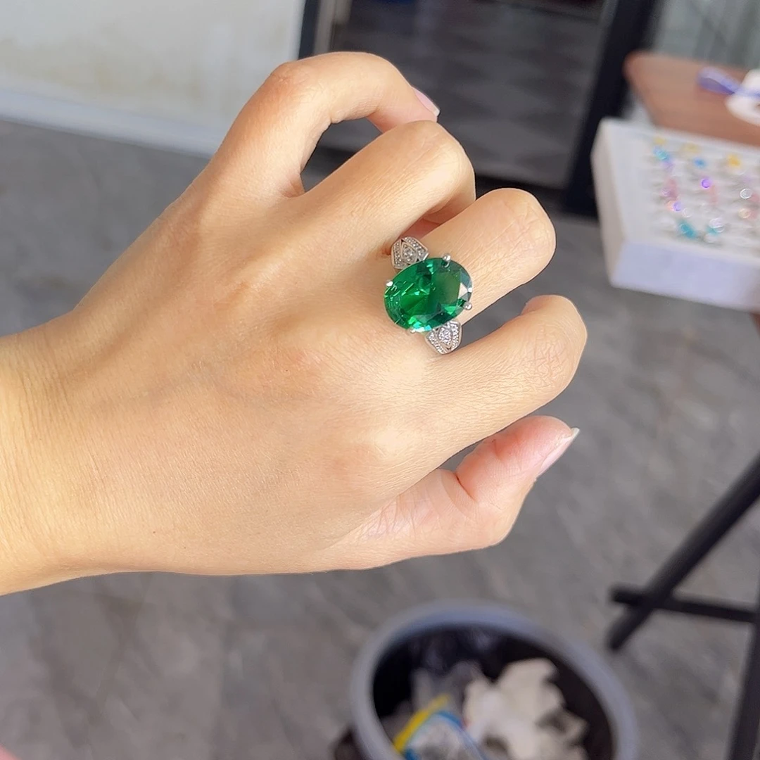 银S925镶嵌戒指祖母绿
