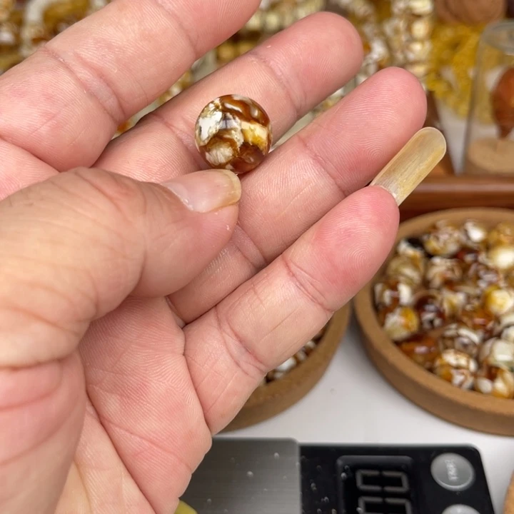 琥珀裸石未镶嵌55号