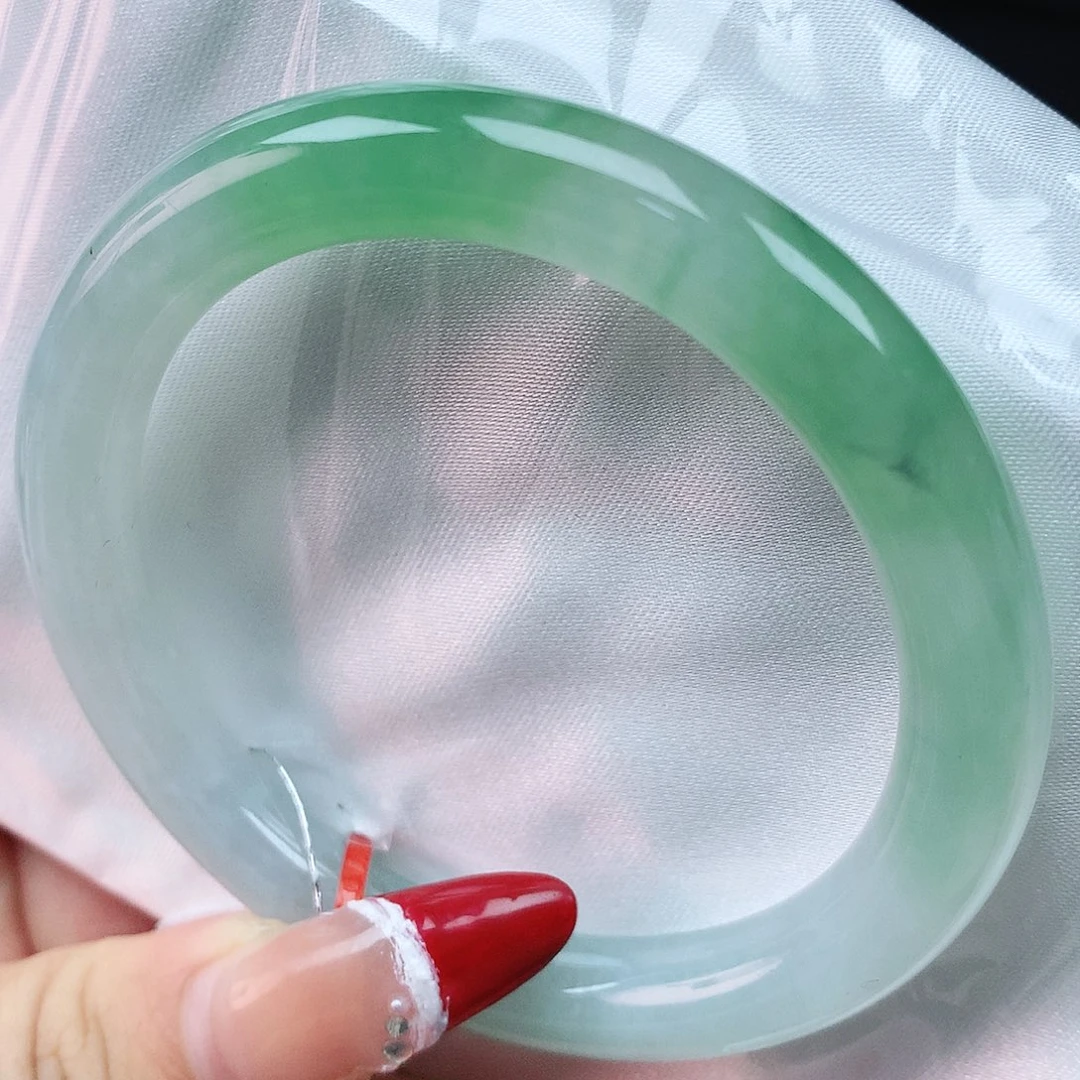 翡翠手镯未镶嵌53圈