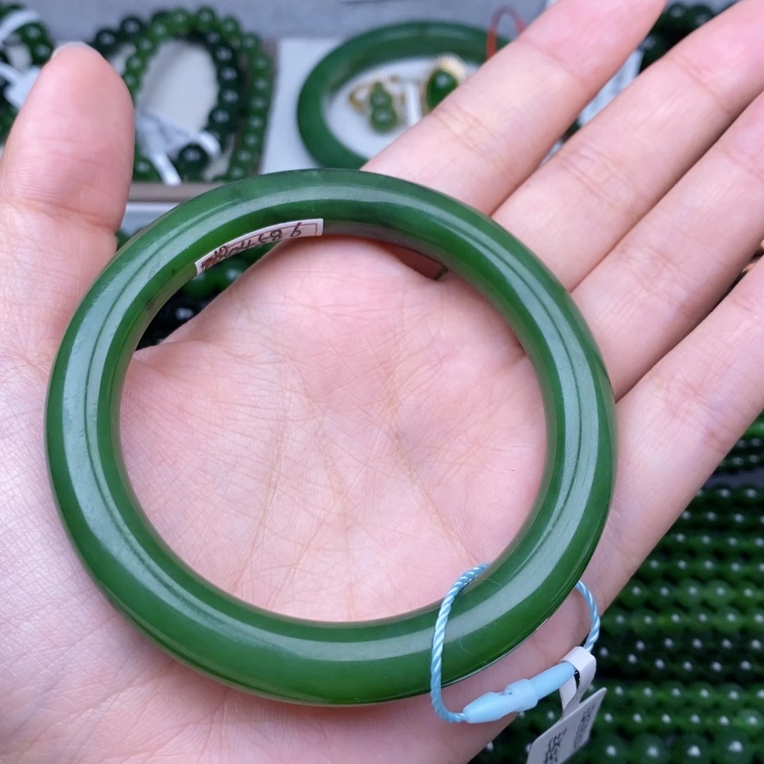 未镶嵌手镯和田玉（碧玉）58辣绿捡漏