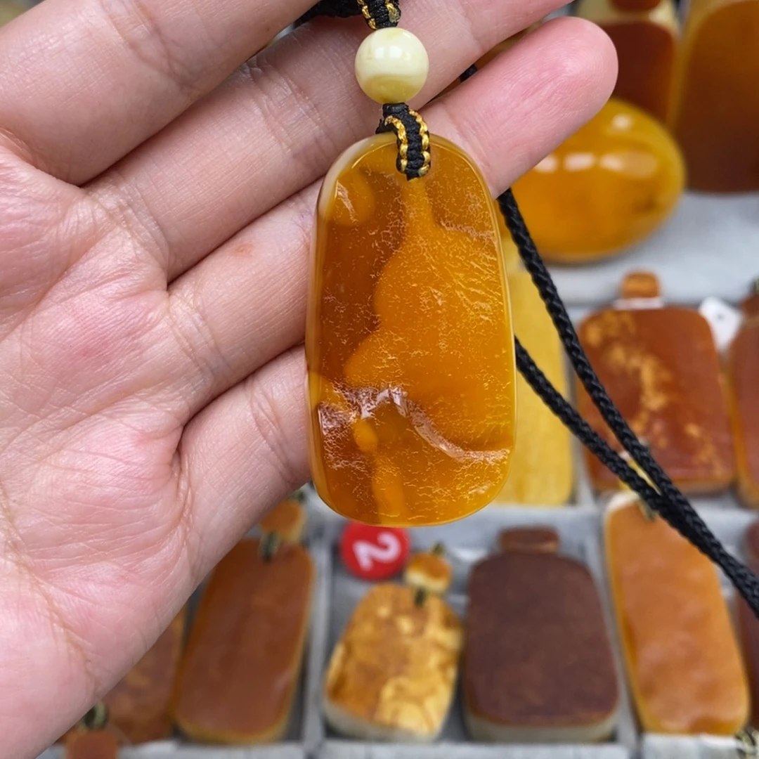琥珀未镶嵌珠宝奇石