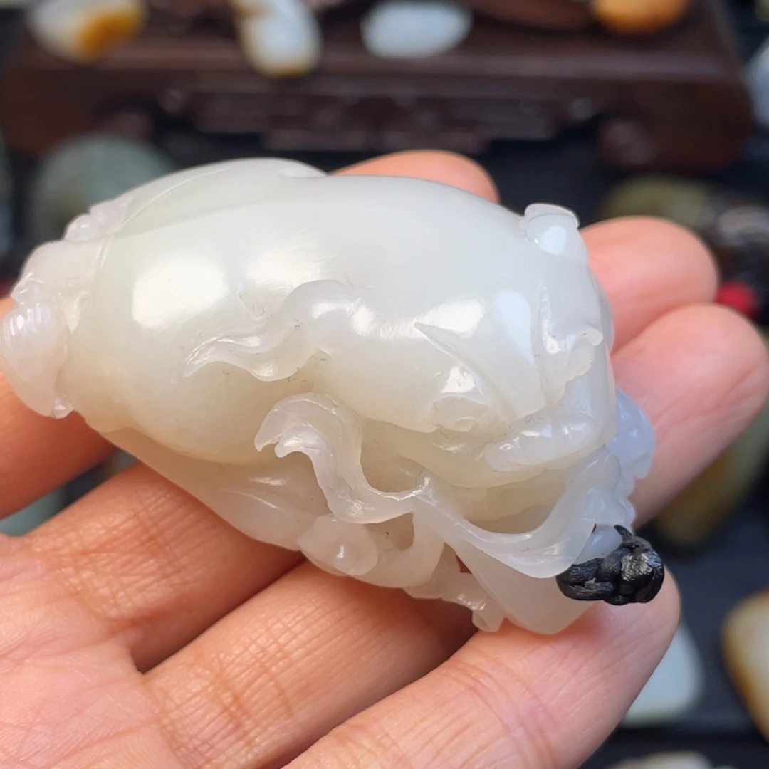 和田玉未镶嵌把件