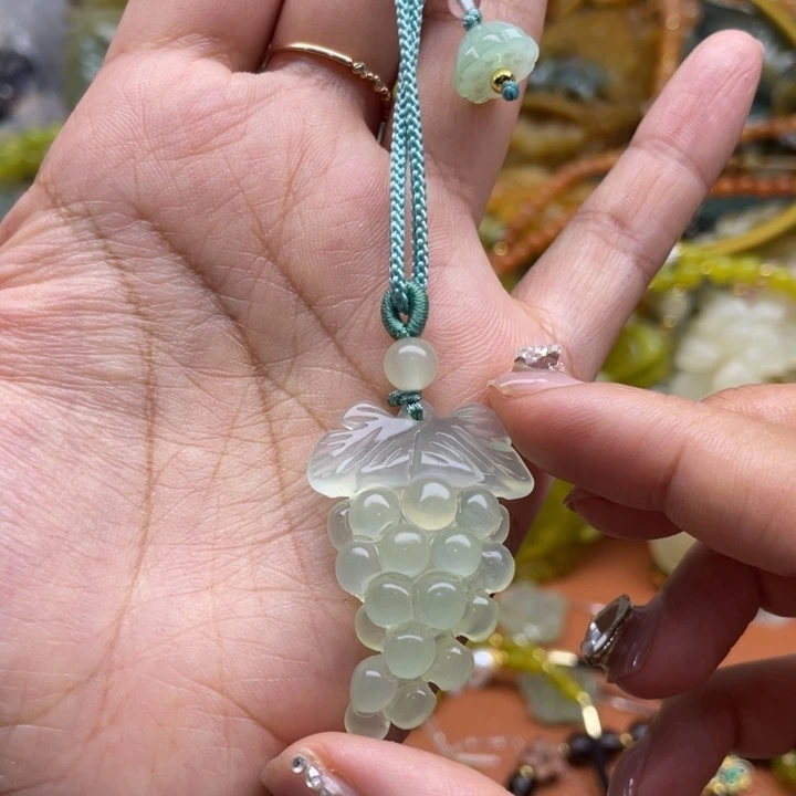 蛇纹石玉未镶嵌吊坠