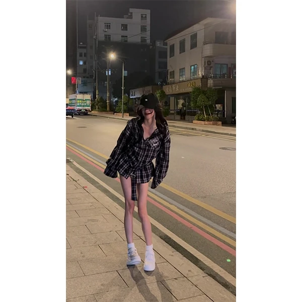 美式复古格纹衬衫女春季新款刺绣字母宽松衬衣可调节收腰休闲上衣