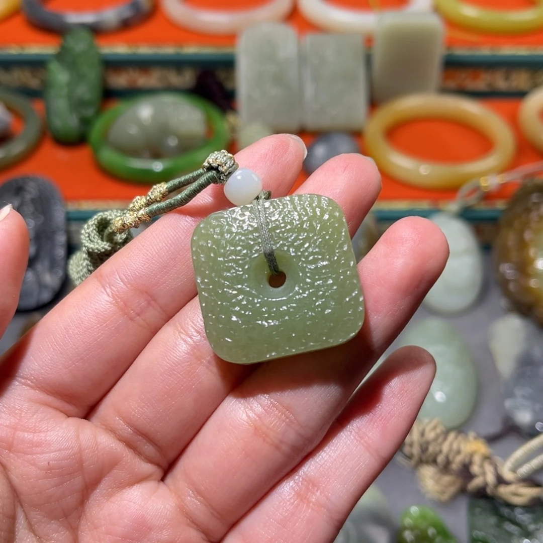 和田玉（糖玉）挂件未镶嵌