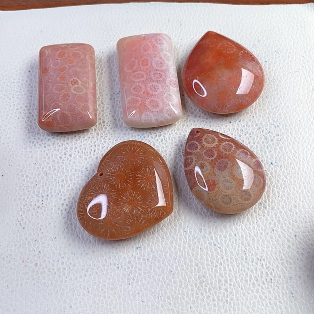 【闪购商品】硅化玉吊坠(赠链)未镶嵌莫*