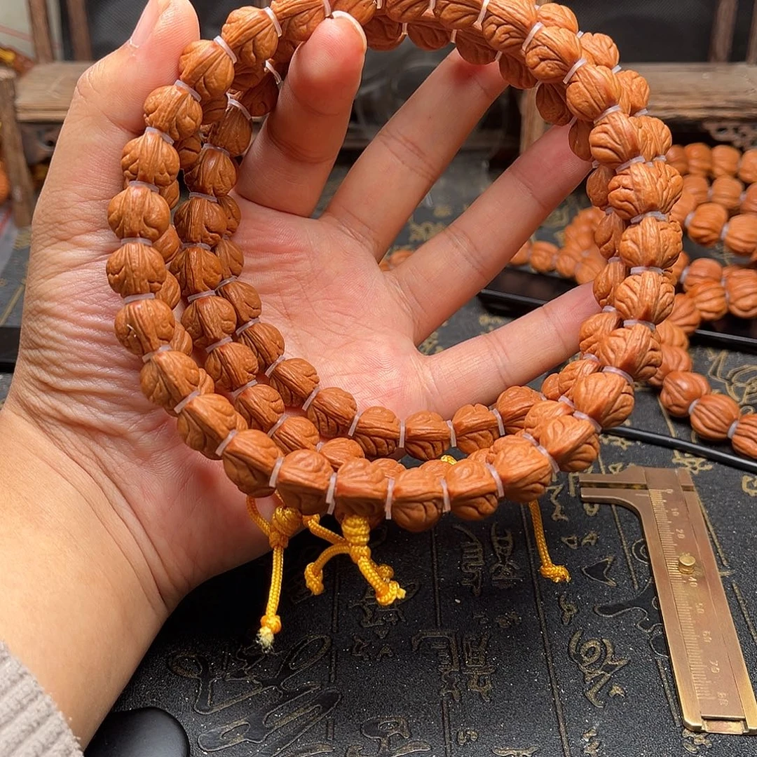 吊坠桃核小龙纹手持