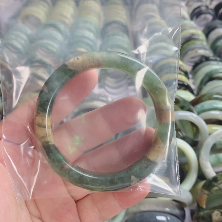 钰***果蛇纹石玉未镶嵌手镯