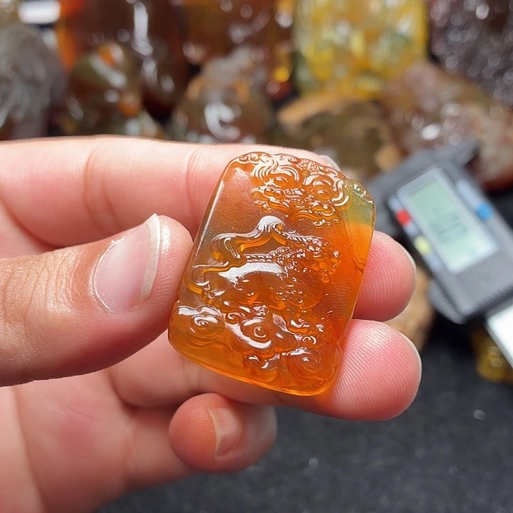 琥珀未镶嵌颈饰72