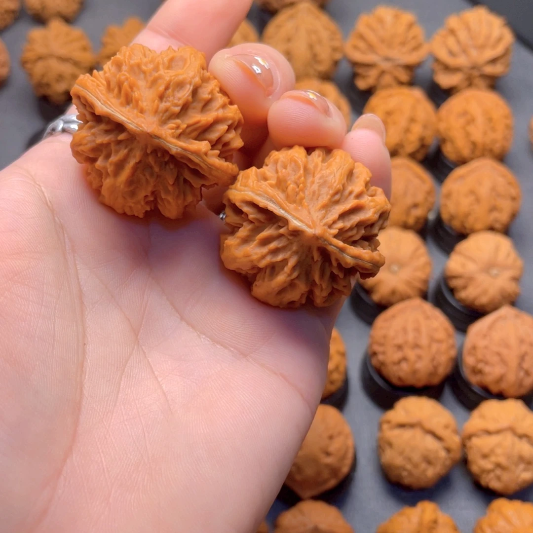 含***℃核桃文玩把件龙头