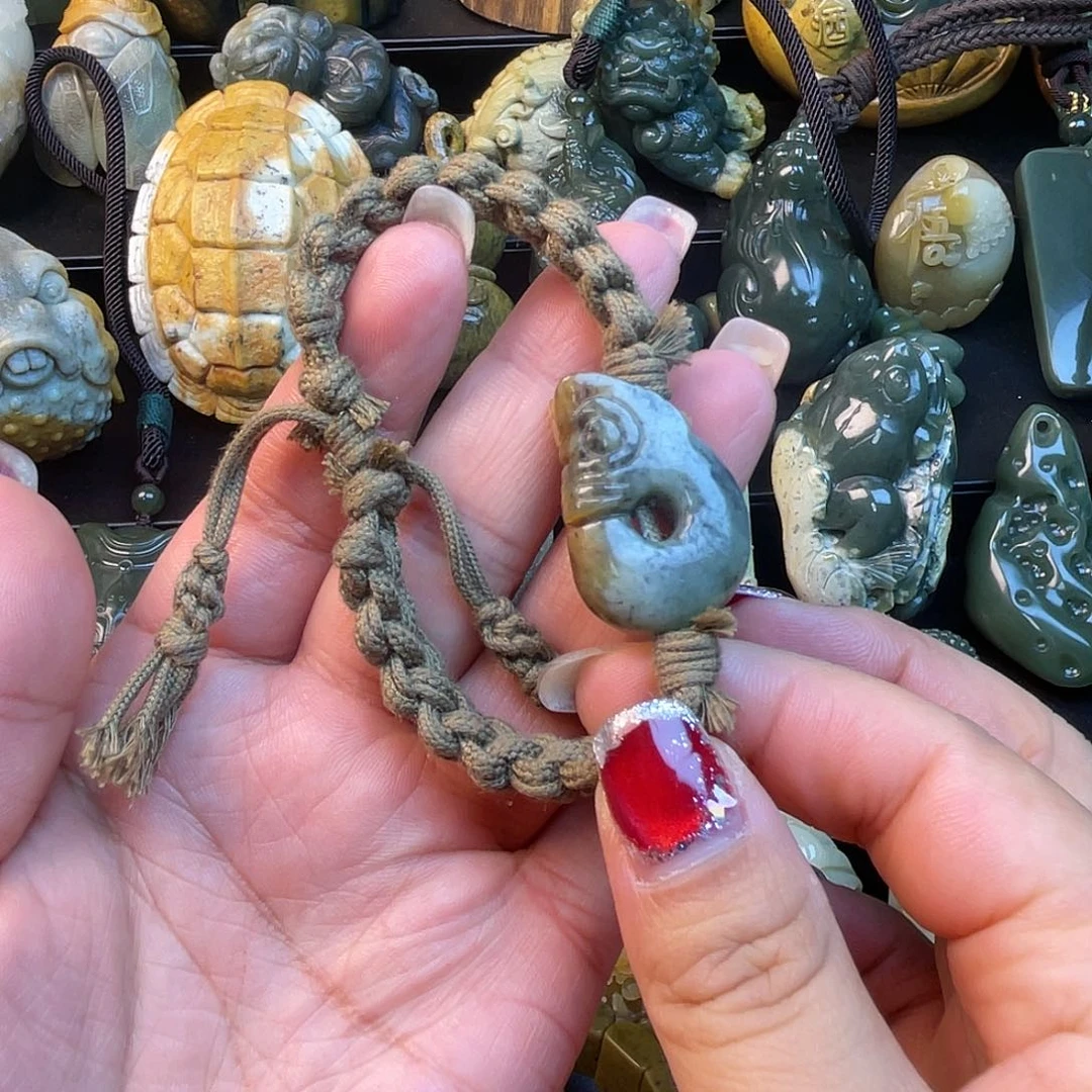 透闪石质玉未镶嵌手链