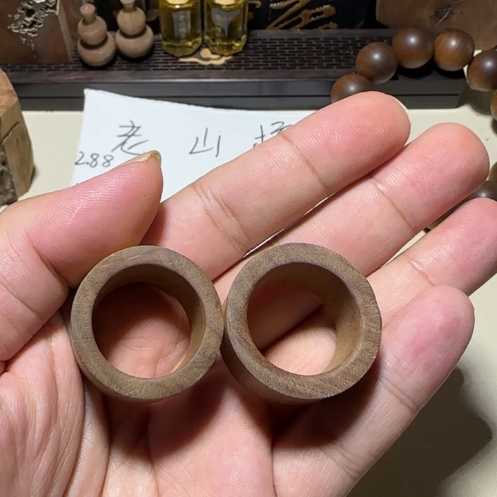 老山檀香扳指内径2.2奶香
