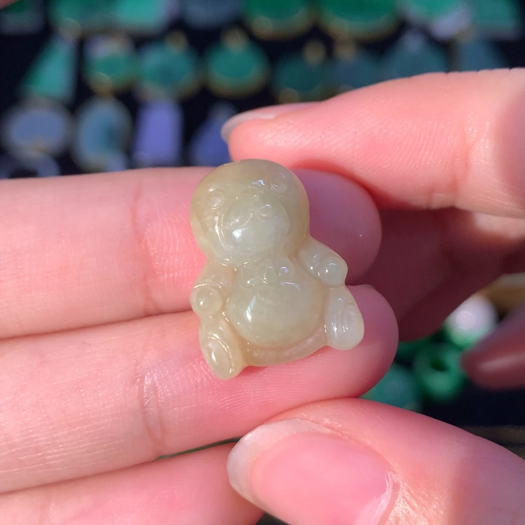 翡翠未镶嵌颈饰冰糖雪梨光头强