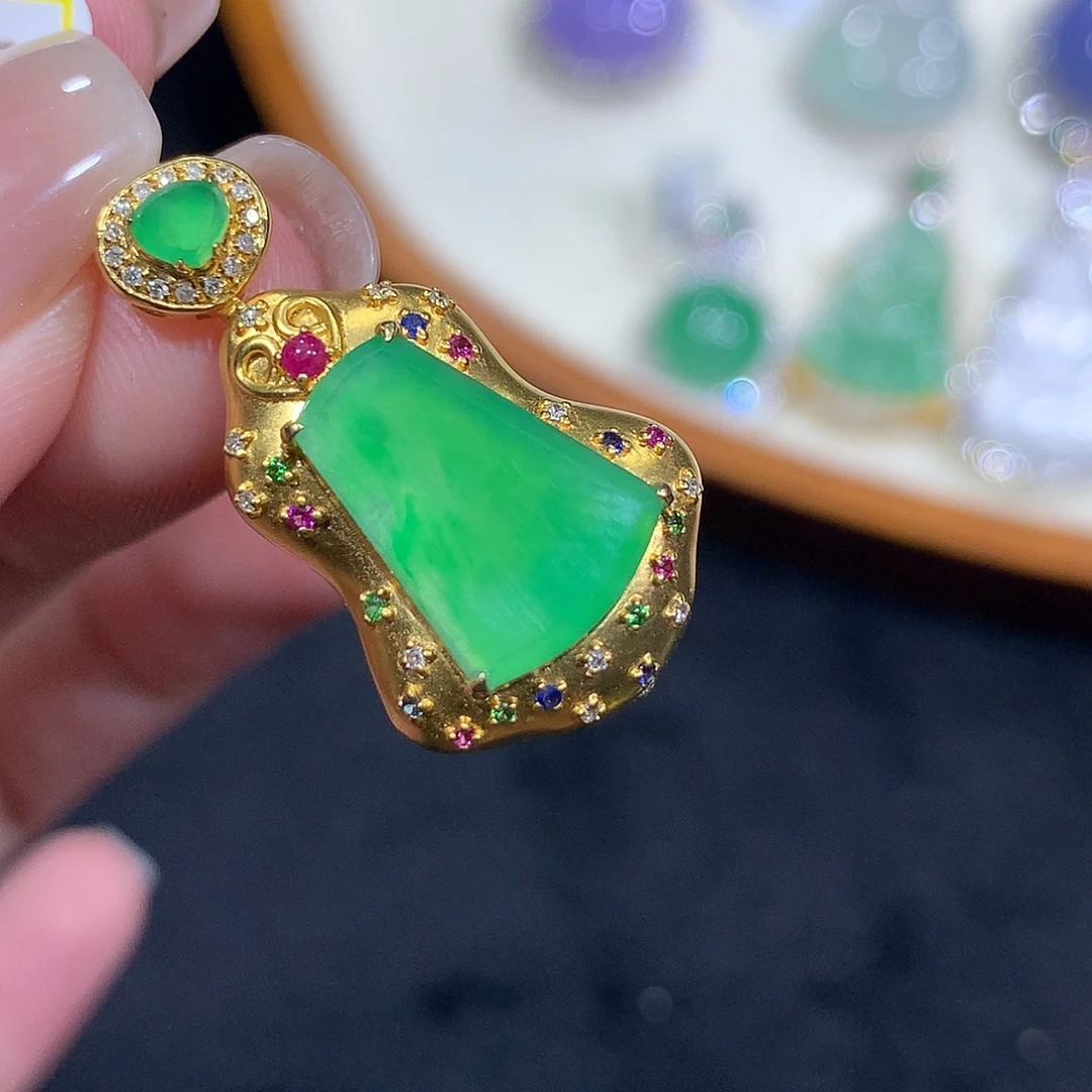 翡翠18K金镶嵌吊坠(不含链)