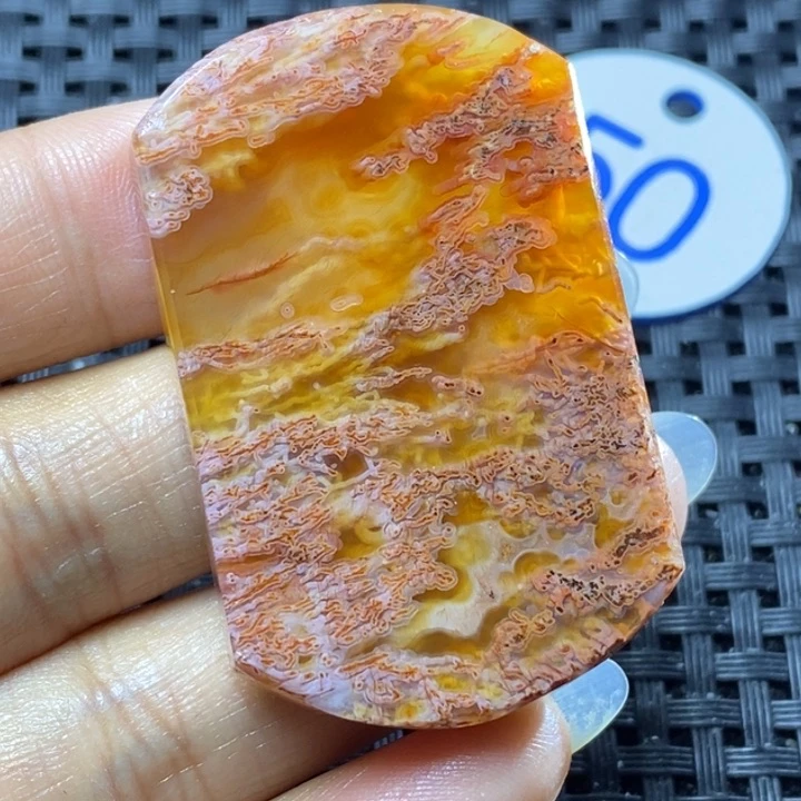 未镶嵌颈饰玛瑙/玉髓尊*