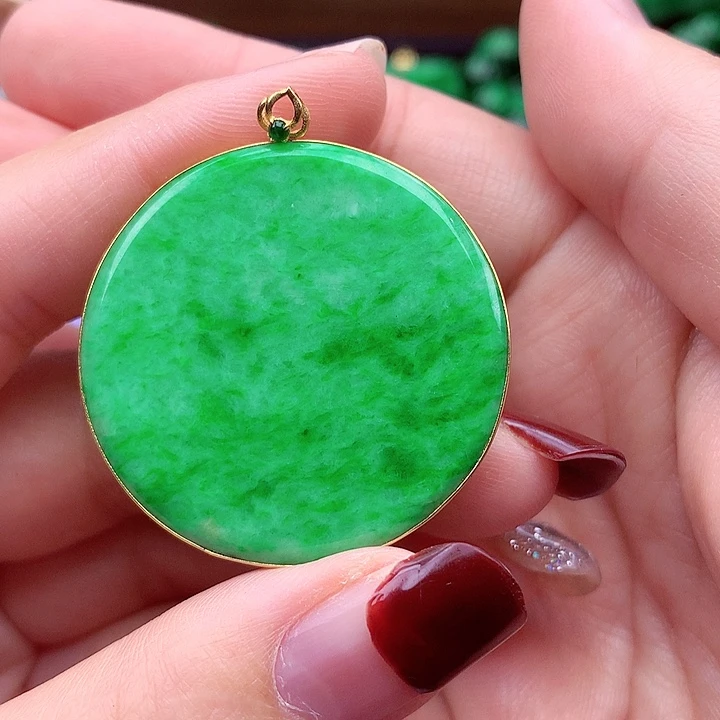 翡翠颈饰18K金镶嵌翡翠