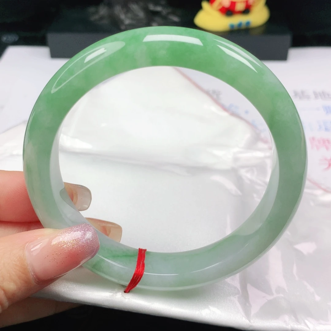未镶嵌手镯翡翠正