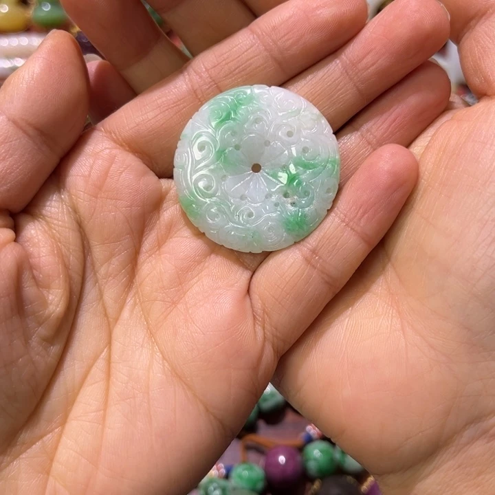 颈饰未镶嵌翡翠精美翡翠非常漂亮