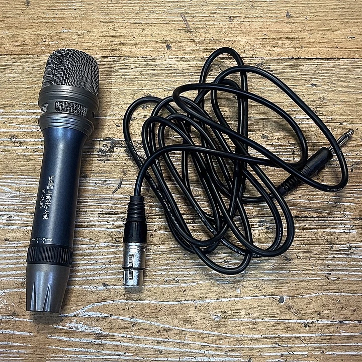 8新  不包邮KTV有线话筒一支价