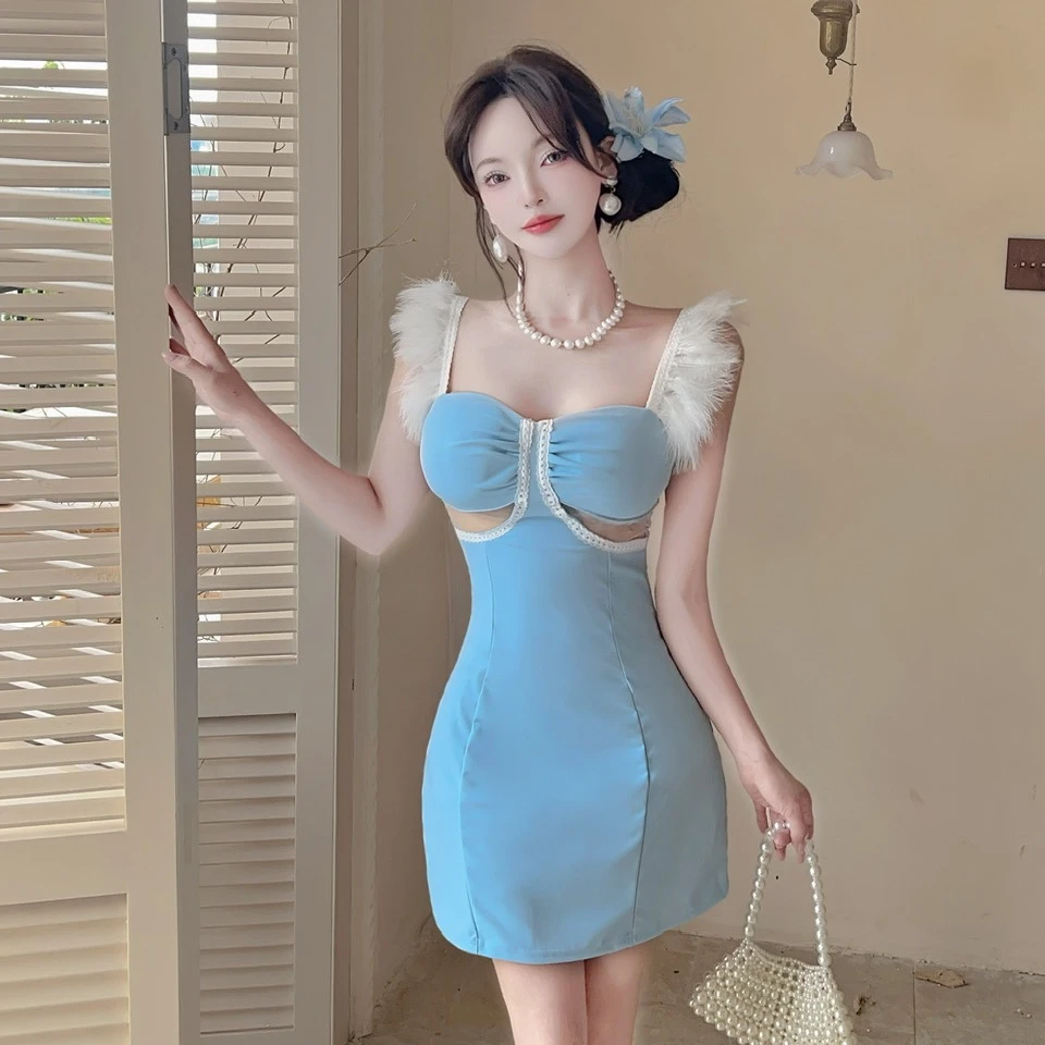 镂空设计感别致百搭毛毛袖包臀短裙方领飞飞袖拼接露背打底连衣裙