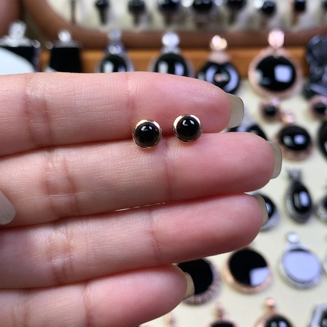 翡翠18K金镶嵌耳钉