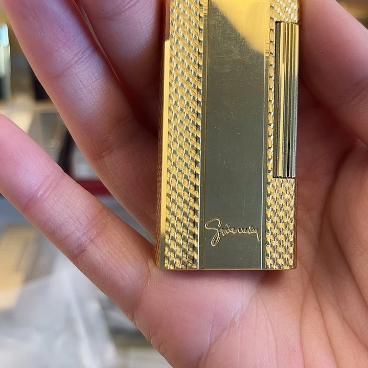 张*八二手气体打火机金色