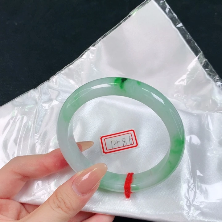 翡翠手镯未镶嵌天然翡翠手镯04
