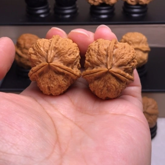 文玩核桃把件用****6三楞58