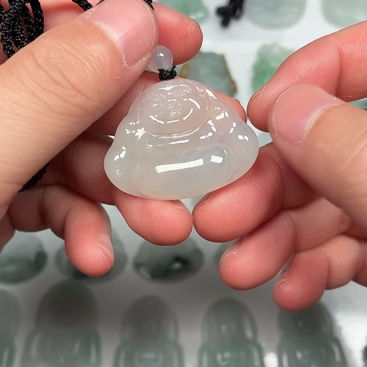 翡翠未镶嵌颈饰佛公