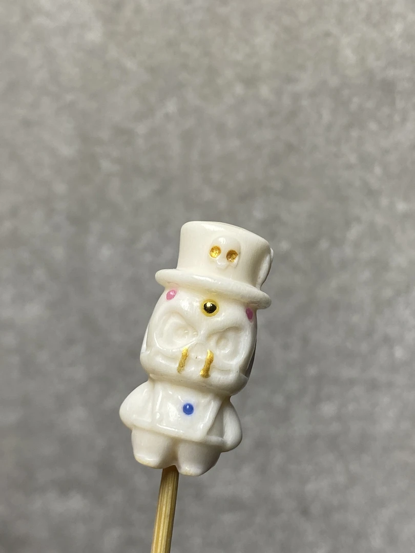 ps0036驼骨雕刻带帽阿呆12*24