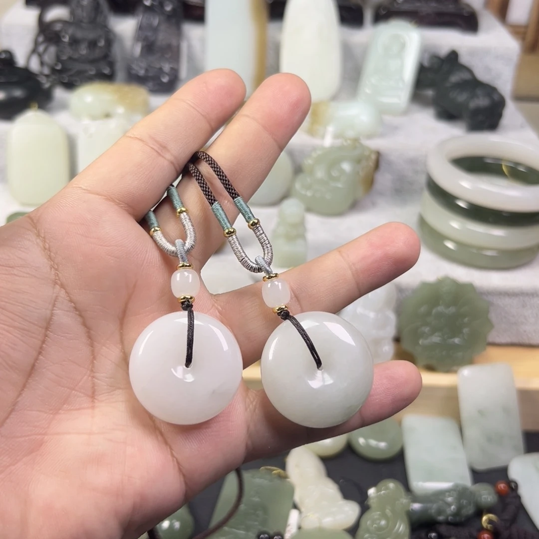 石英质玉（金丝玉）颈饰未镶嵌✎**夏