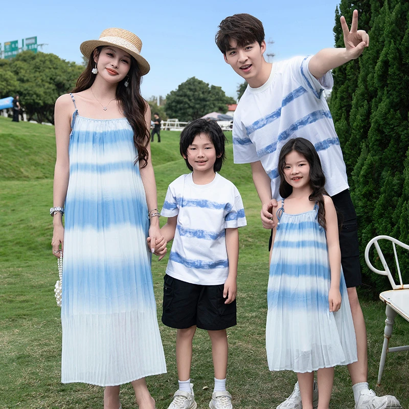 亲子装一家三口短袖2025新款甜美温柔风海边度假吊带沙滩裙中长款
