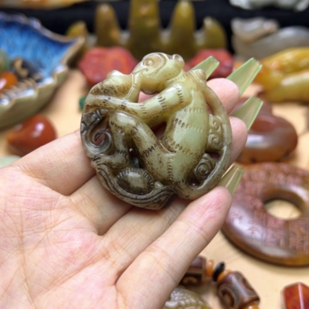 【闪购商品】蛇纹石玉未镶嵌颈饰