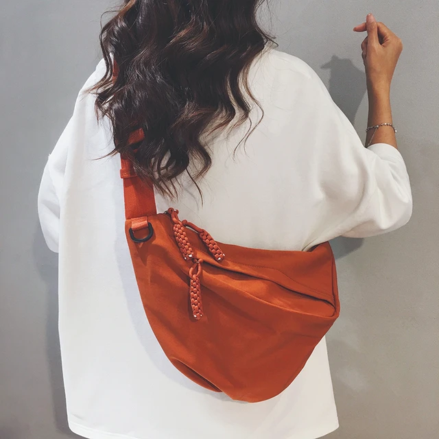 ins潮牌帆布包女2025新款秋大容量胸包休闲斜挎饺包运动单肩背包