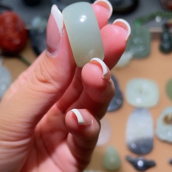 和田玉未镶嵌车挂