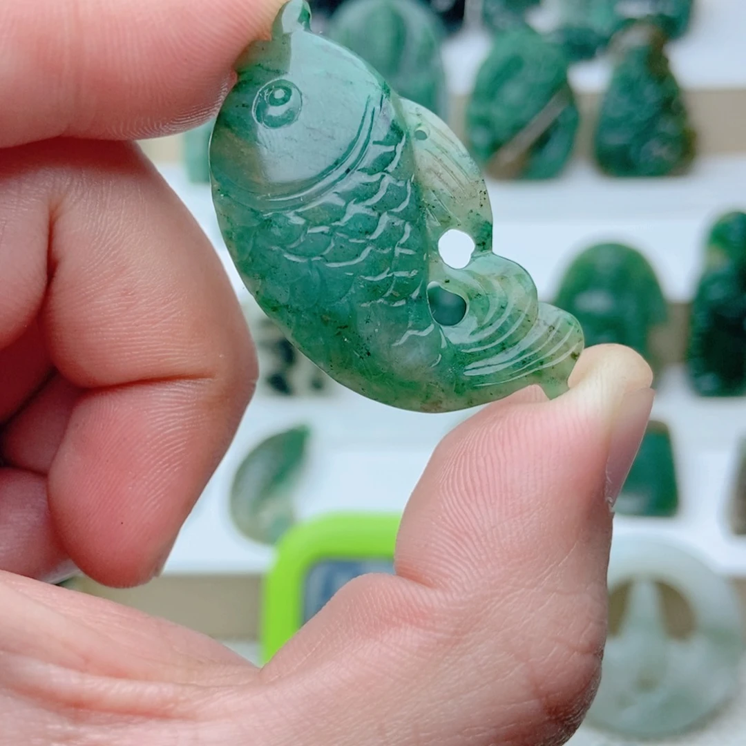 独山玉挂件未镶嵌刺*合