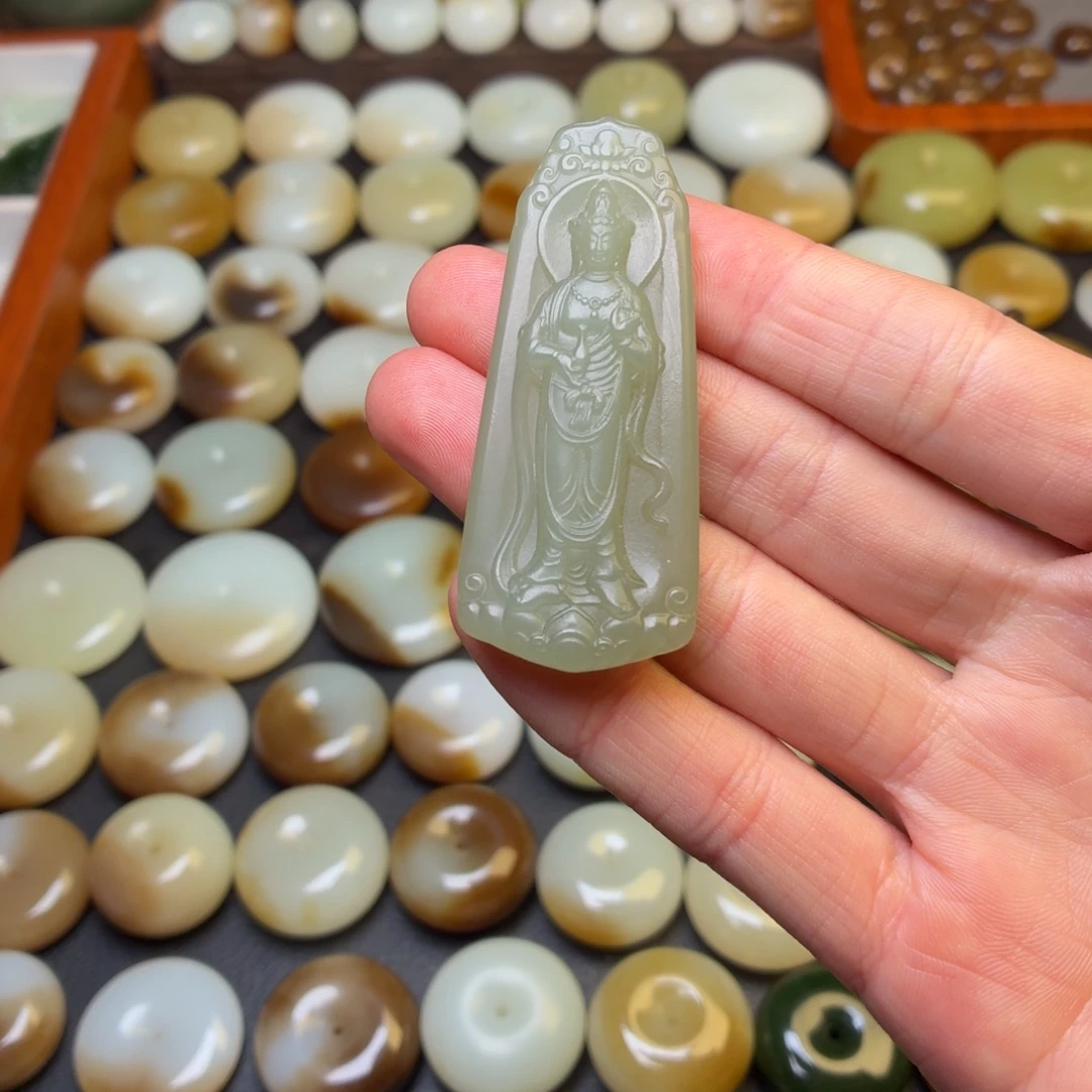 和田玉未镶嵌颈饰