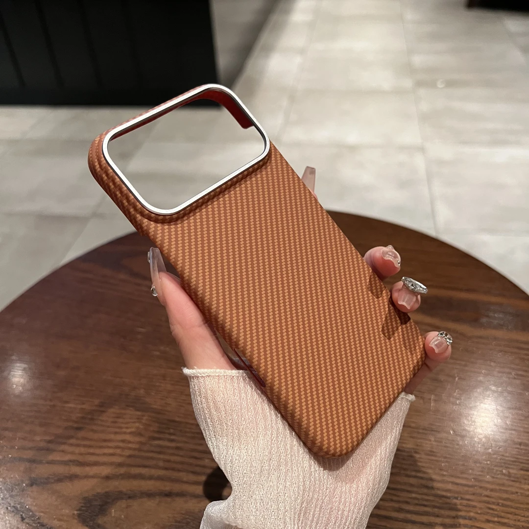 适用苹果17promax手机壳磨砂橙色碳纤维纹简约高级感全包防摔男女