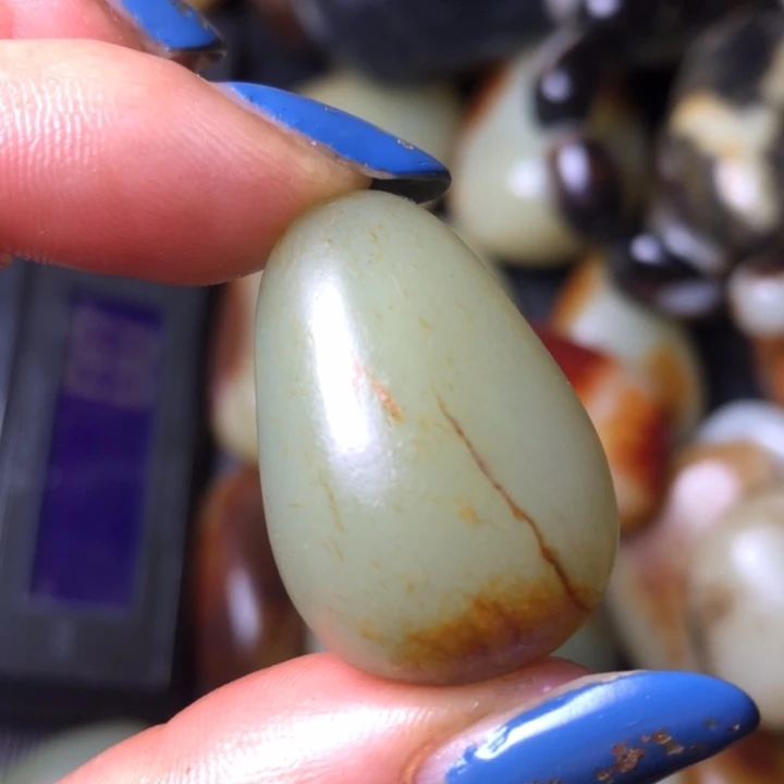 和田玉未镶嵌珠宝奇石