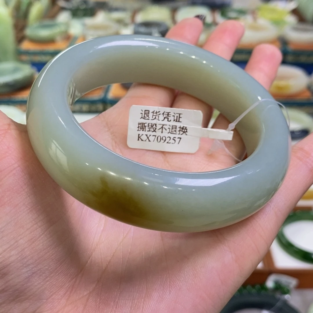 和田玉未镶嵌手镯且末高青白带糖62/63