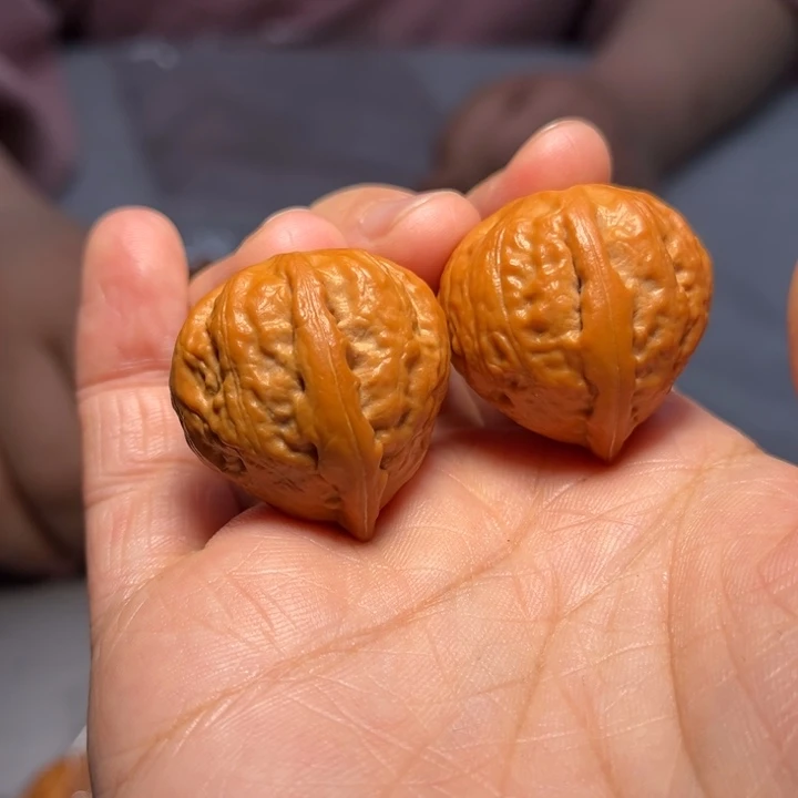 文玩核桃把件爱心9054