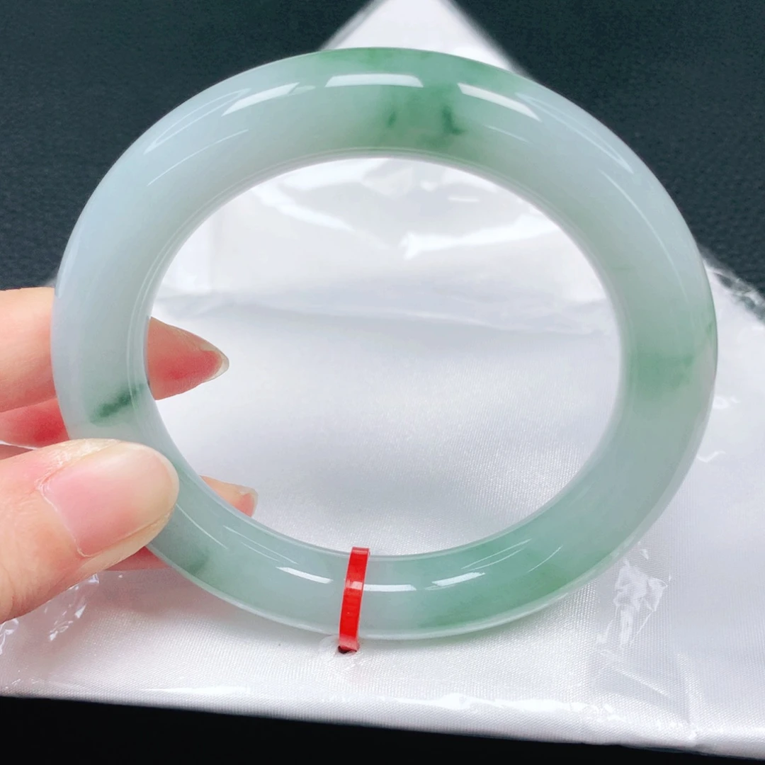 翡翠手镯未镶嵌57圈