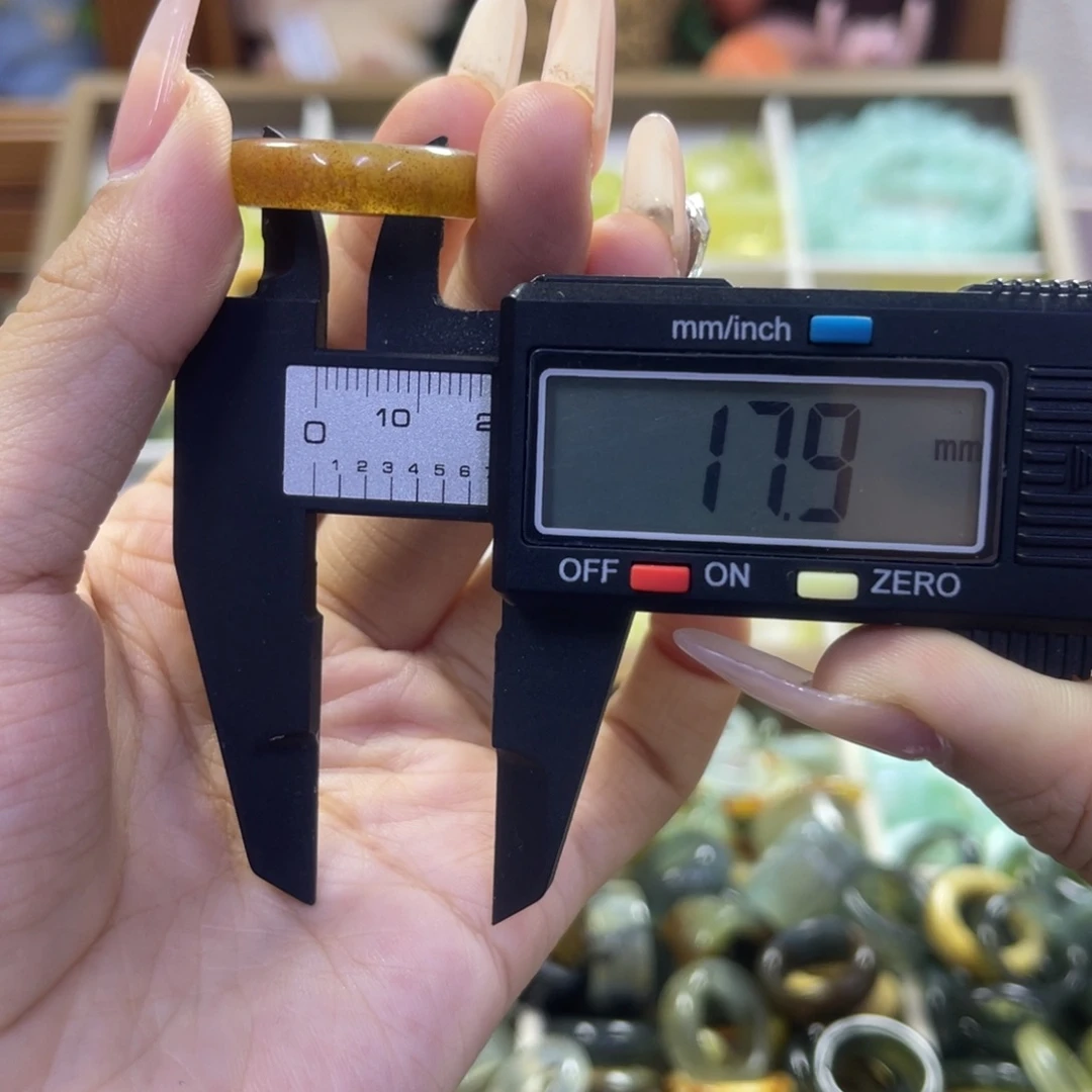 蛇纹石玉未镶嵌手镯36