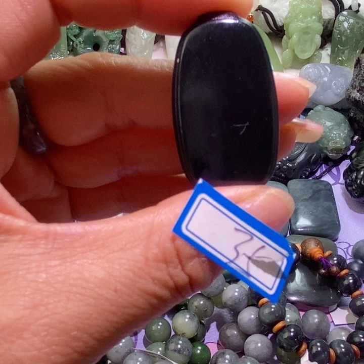 和田玉边角料未镶嵌