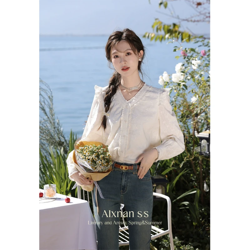 《秘密花园》法式时装少女内搭v领花衬衫L33366