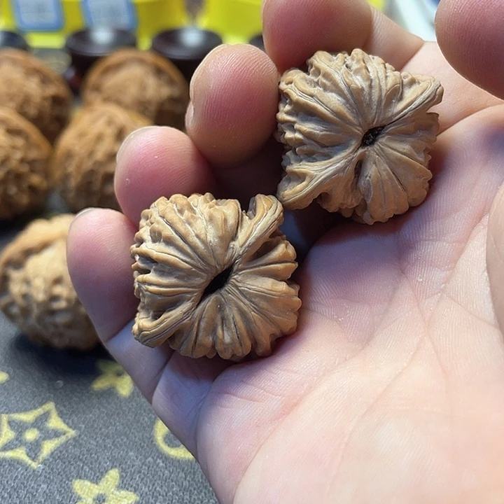 皓***雪吊坠文玩核桃楼子