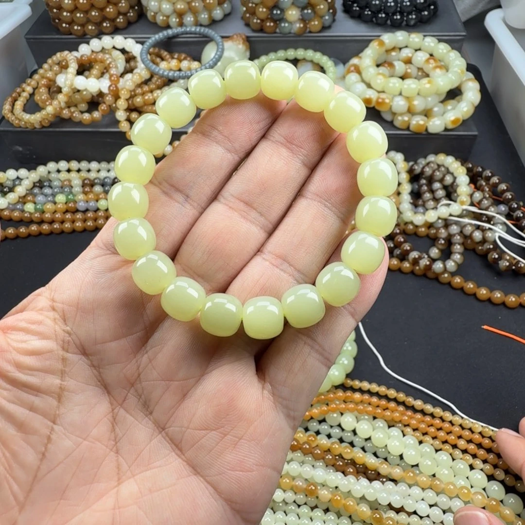 *****和田玉未镶嵌手链