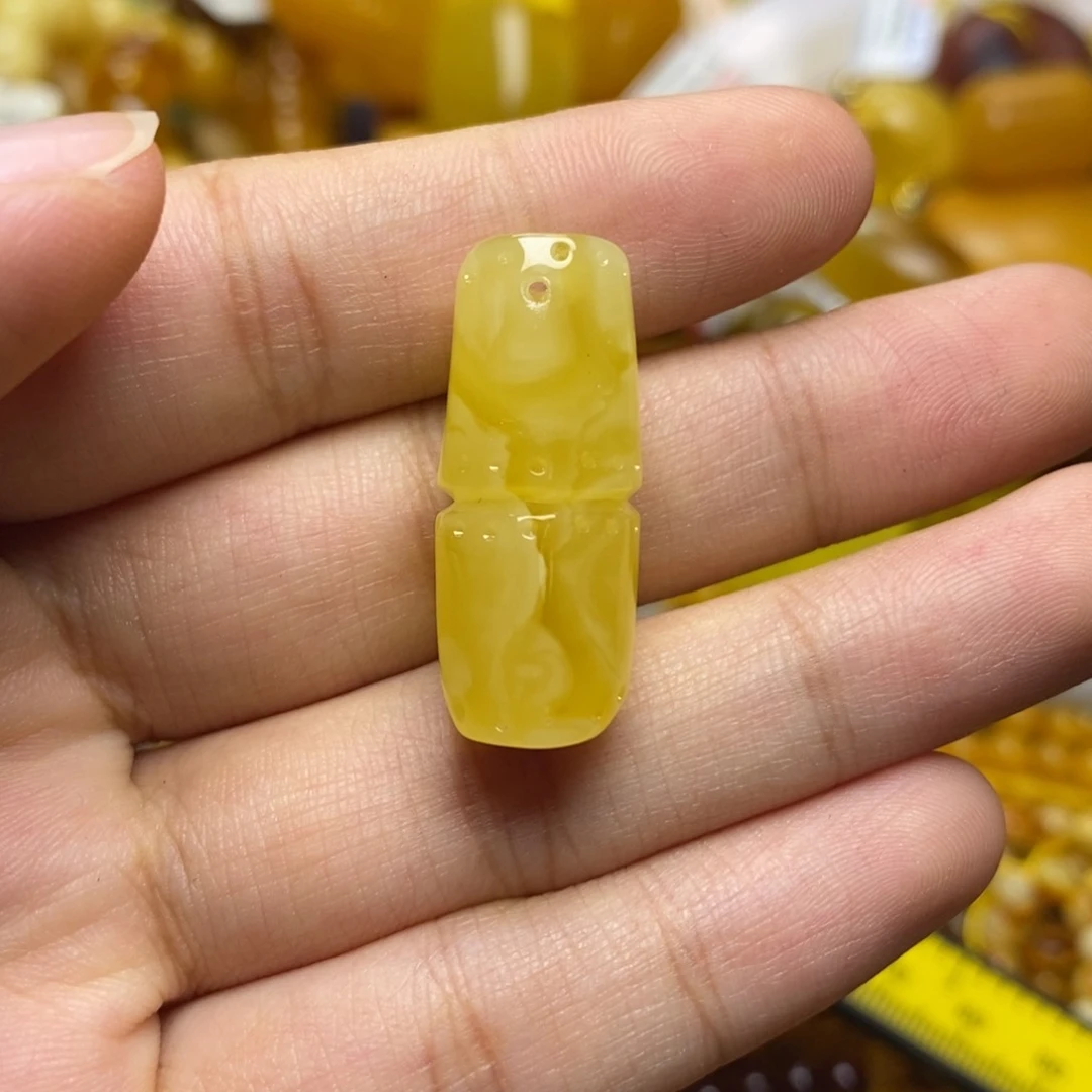 未镶嵌琥珀珠宝奇石