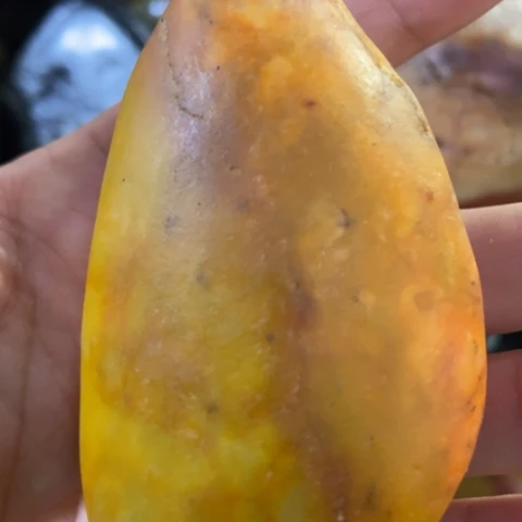 和田玉未镶嵌把件